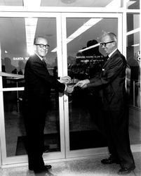 Ribbon cutting at entrance to Coddingtown Branch of United California Bank