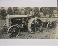 Tractor demonstration by Luther Burbank, Santa Rosa, California, 1918