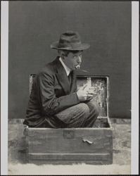 Portrait of stock company actor Evan Harries, Santa Rosa, California between 1900 and 1910