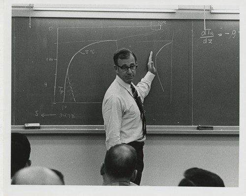 Walter Munk teaching