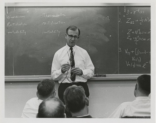 Walter Munk teaching