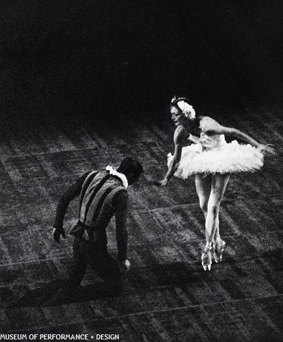 Jocelyn Vollmar and Richard Carter in Balanchine's Swan Lake, 1960