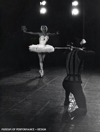 Jocelyn Vollmar and Richard Carter in Balanchine's Swan Lake, 1960