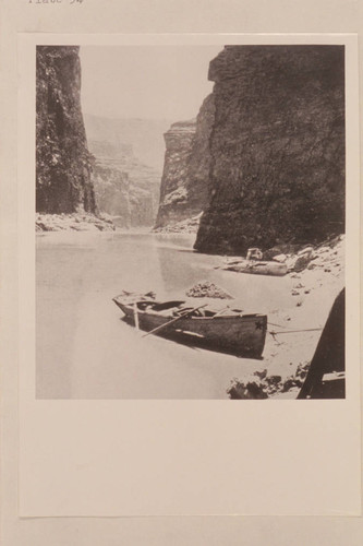 Powell boats in Marble Canyon
