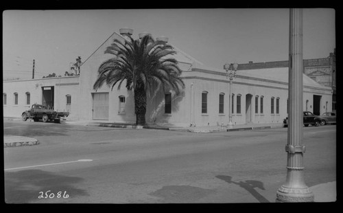 Pomona warehouse & garage