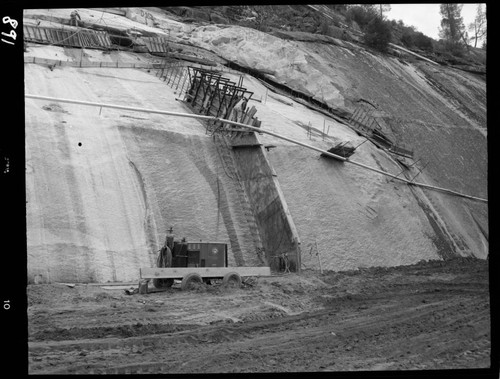 Big Creek - Mammoth Pool - Cutoff wall on east abutment