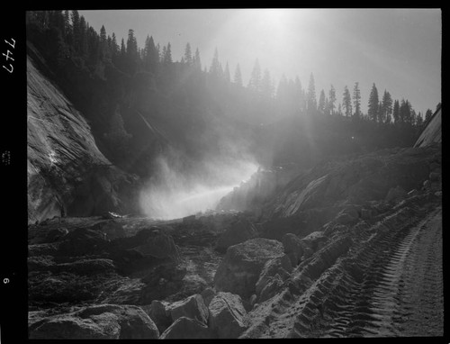 Big Creek - Mammoth Pool - Rock toe fill operation