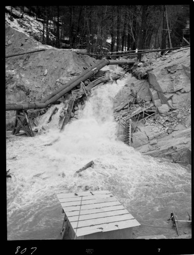 Big Creek - Mammoth Pool - Shakeflat after failure of cofferdam