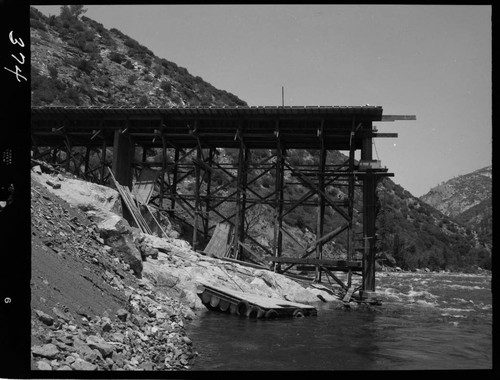 Big Creek - Mammoth Pool - Wast abutment of bridge stripping forms