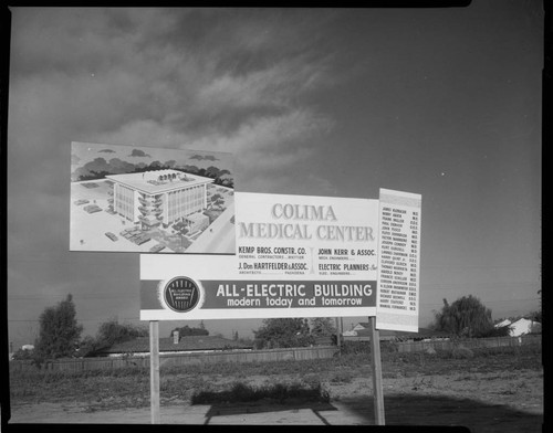 Billboard showing proposed construction of Colima Medical Center