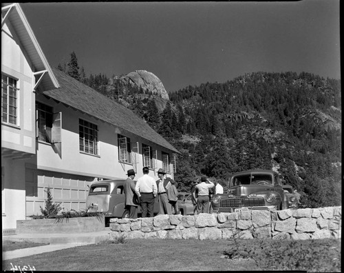 Big Creek tour group leaving Big Creek Guest House