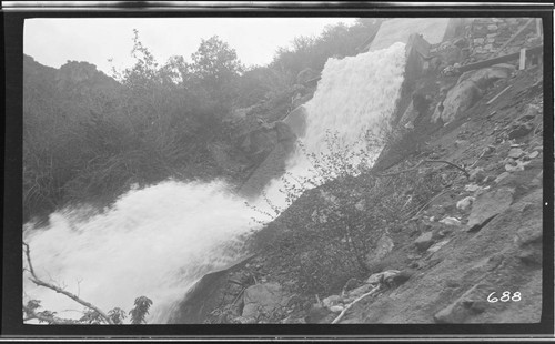 The siphon spillway discharging at Kaweah #3 Hydro Plant