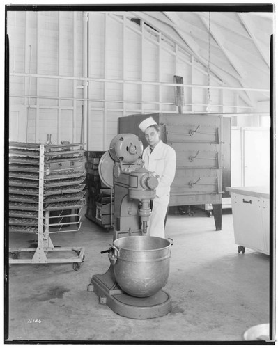 H1.2 - Heavy Duty Cooking - Electric mixer at San Gabriel Dam