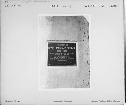 D2.5 - Displays, Monuments - Henry Harbinson Sinclair Memorial Monument