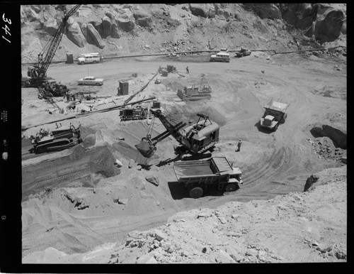 Big Creek - Mammoth Pool - Excavating sand from riverbed