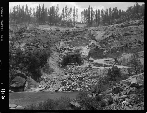 Big Creek - Mammoth Pool - Trash-rack structure