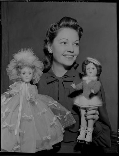 Emma Jean Lardemer and dolls dressed by Edison girls