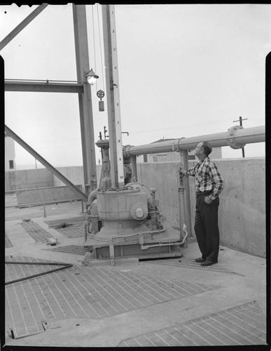 Cooling water screen well at a coastal steam generating plant