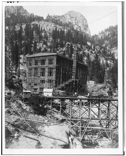 Big Creek Powerhouse #1 under construction in 1913