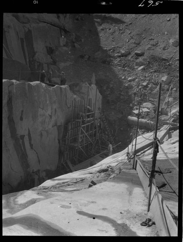 Big Creek - Mammoth Pool - Forming dental concrete in bottom of cutoff trench