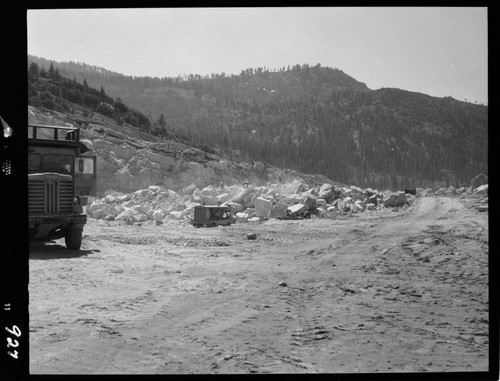 Big Creek - Mammoth Pool - Secondary rock drilling - Spillway