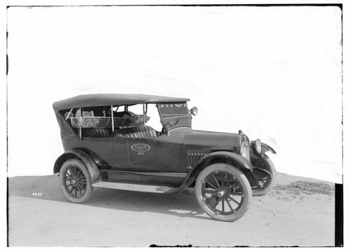 Hospital Car (#498) for Kern River #3 with patient in stretcher in back seat and top is up