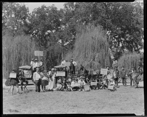 P1.1 - Group Portraits - Picnic at Visalia in Mooney Grove