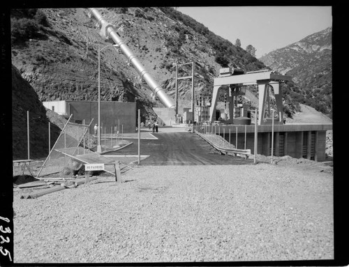 Big Creek - Mammoth Pool - Parking area and fencing