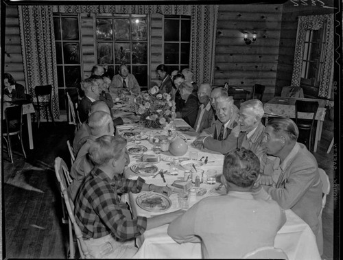 Big Creek Valley Editors Tour: group having breakfast at Huntington Lodge