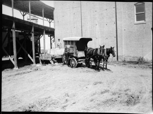 Delivery platform at El Centro Ice Plant