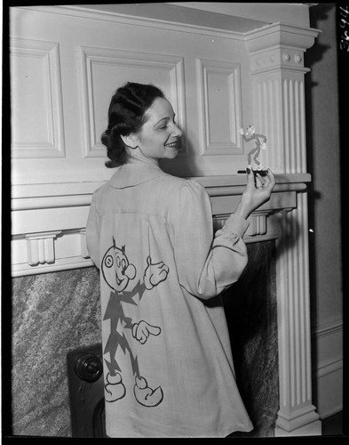 Lady wearing Reddy Kilowatt robe