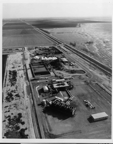 Not far from the now-flooded site of "Hell's Kitchen," where pioneer geothermal wells were drilled in 1927, Edison built its 10,000-kilowatt Salton Sea Geothermal Plant in 1983