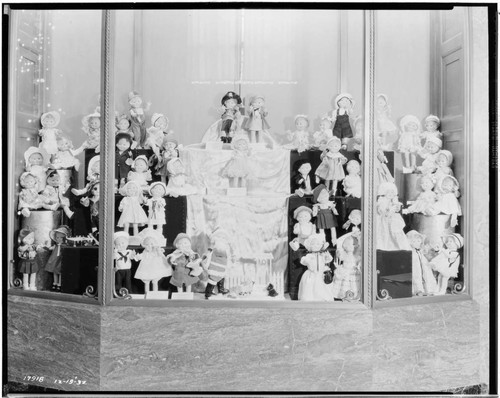 Window display of dolls produced in the 1932 Christmas Doll Contest