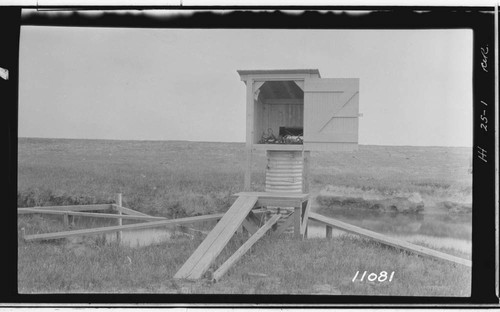 Big Creek, Herminghaus Ranch - Herminghaus Estate. Gage No. A. Recorder installation