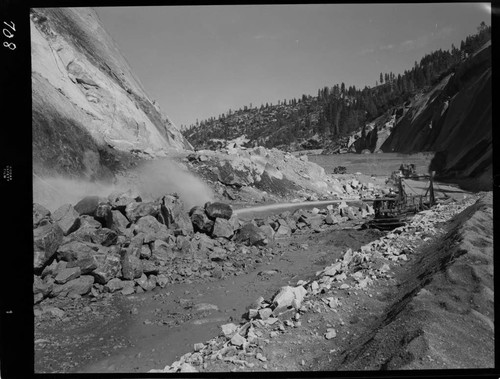 Big Creek - Mammoth Pool - Rock fill placement showing Monitor in operation