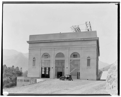 Kern River No. 3 - Upstream view of side/end of Powerhouse with Model T