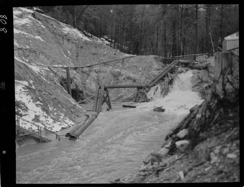 Big Creek - Mammoth Pool - Looking up open cut at Shakeflat