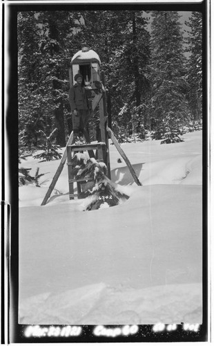 Big Creek, Florence Lake Dam - Precipitation gauge in the snow