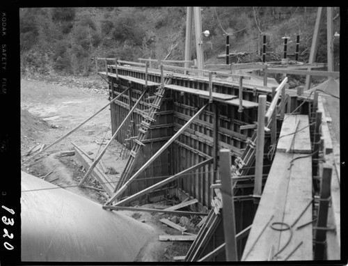 Big Creek - Mammoth Pool - Retaining wall - Powerhouse