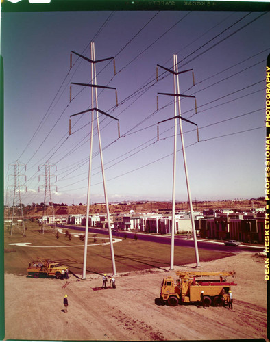 Edison crews install new "aesthetic" 220kV towers designed by the late Henry Dreyfus in El Segundo