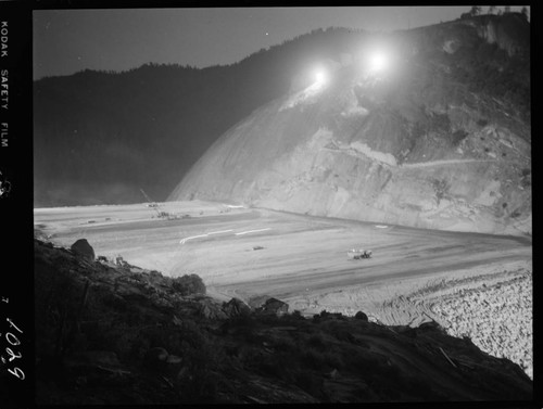 Big Creek - Mammoth Pool - Night operation at the damsite