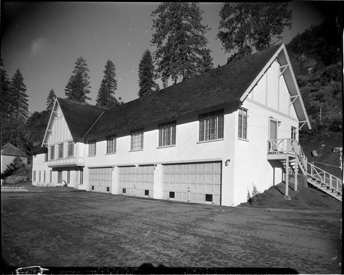 Big Creek Guest House with enclosed garage parking below