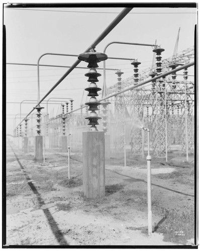 Spray system at work on 220kV busses at Lighthipe Substation