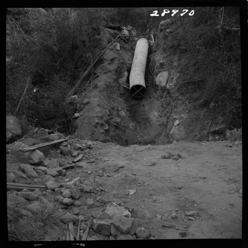 Kaweah #2 - First section of siphons, Flume #1