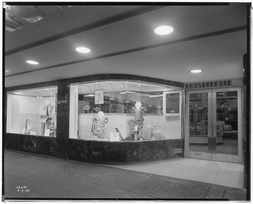 L1.3 - Lighting, stores - Swenberger's Store for Men