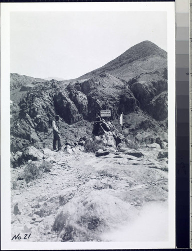 Construction at Hoover Dam site : Crest of cliff above dam site