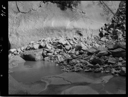 Big Creek - Mammoth Pool - General view of boulders in river bottom at downstream rock toe area