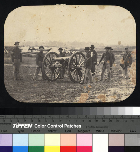 Union artillery unit posed with cannon