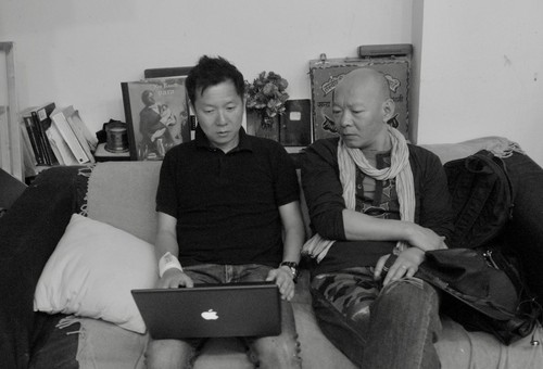 Almond Chu and Yue Minjun in Henrik's and Wing's studio in Dali