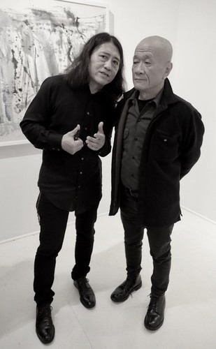 Zheng Lianjie and Tehching (Sam) Hsieh at art exhibition in NYC 1 of 2